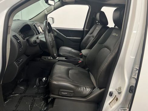 Used 2020 Nissan Frontier PRO-4X w/ Pro-4x Utility Package AWD/4WD image 12