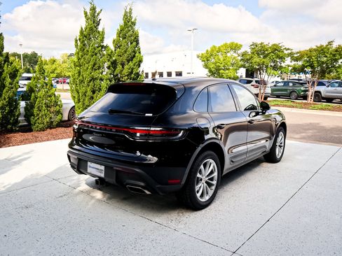 Used 2026 Porsche Macan w/ Premium Package Plus AWD/4WD image 10