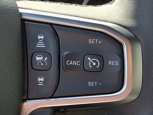 Used 2025 RAM 1500 Big Horn AWD/4WD image 24
