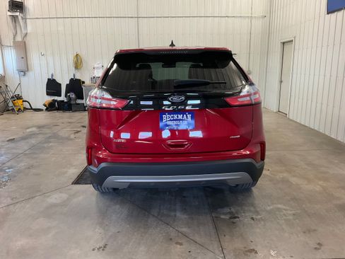 Used 2024 Ford Edge SEL w/ Convenience Package AWD/4WD image 4