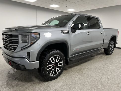 Used 2024 GMC Sierra 1500 AT4 image 7