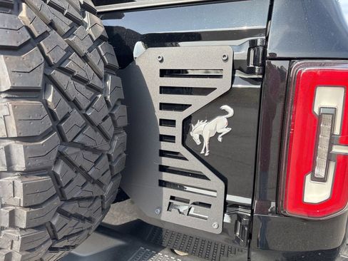 Used 2023 Ford Bronco Badlands image 47