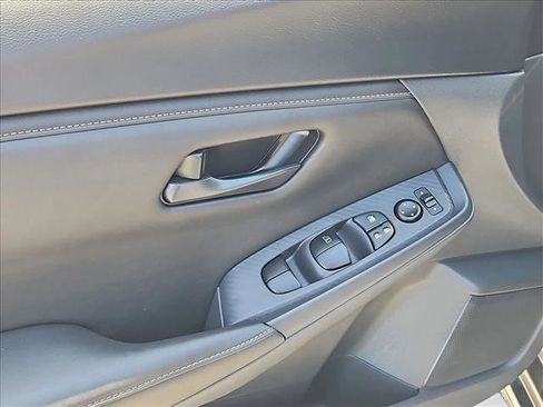 Certified 2025 Nissan Sentra S FWD image 10