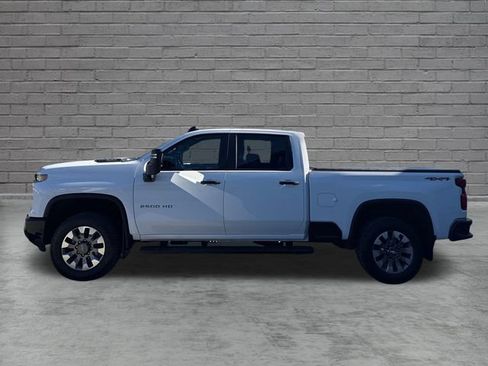 Used 2024 Chevrolet Silverado 2500 Custom w/ Custom Convenience Package AWD/4WD image 4