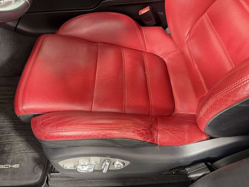 Used 2017 Porsche Macan Turbo image 14