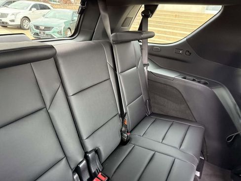 Used 2024 Cadillac Escalade Luxury image 17