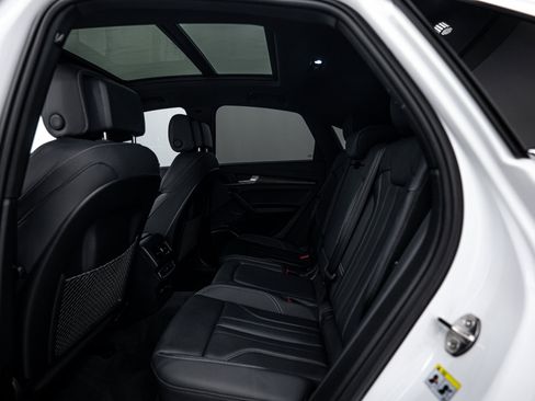Certified 2024 Audi Q5 2.0T Premium Plus w/ Premium Plus Package AWD/4WD image 19