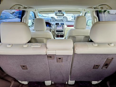 Used 2019 Lexus GX 460 Premium w/ Premium Package image 45