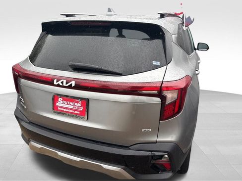Used 2024 Kia Seltos S AWD/4WD image 14