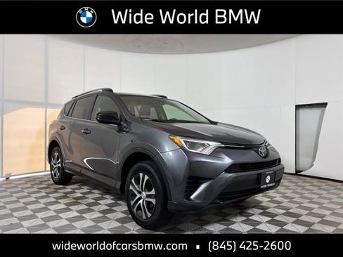 Used 2017 Toyota RAV4 LE AWD/4WD image 1