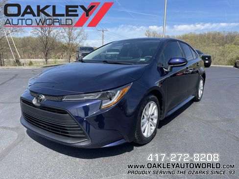 Used 2023 Toyota Corolla LE w/ LE Premium Package FWD image 1