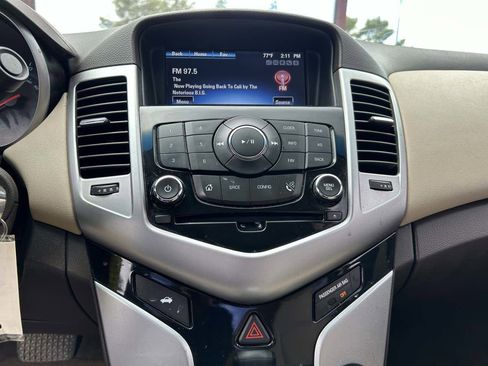 Used 2015 Chevrolet Cruze LT image 18