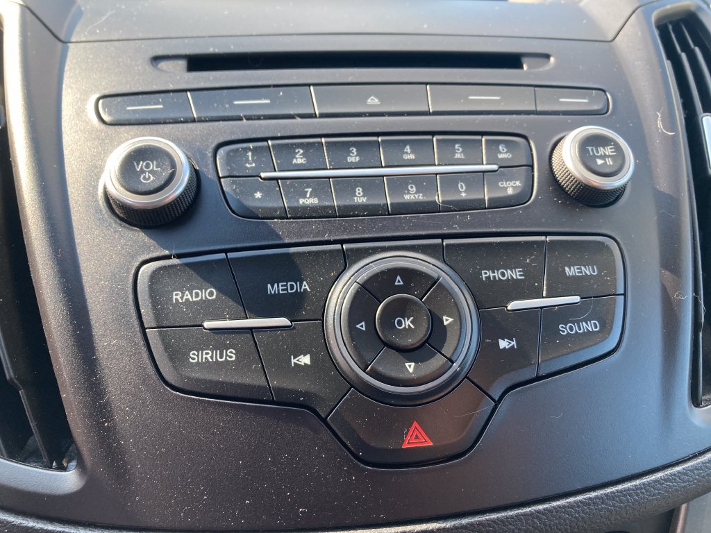 Used 2017 Ford Escape SE w/ SE Cold Weather Package AWD/4WD image 24