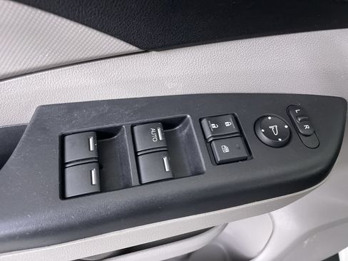 Used 2014 Honda CR-V LX image 11