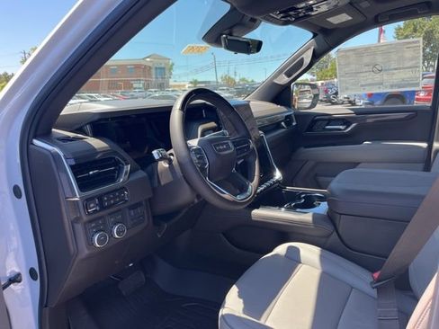 New 2026 GMC Yukon Elevation w/ Elevation Premium Package AWD/4WD image 6