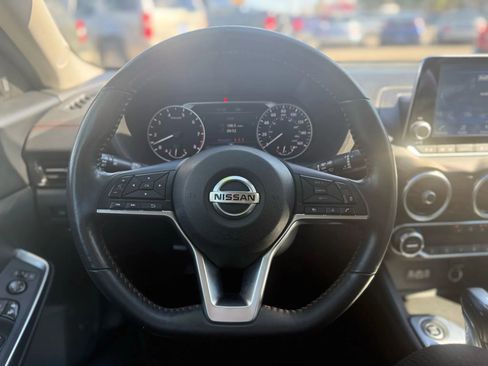 Used 2023 Nissan Sentra SR w/ SR Premium Package image 13