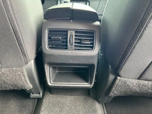 Used 2024 Nissan Rogue S FWD image 30