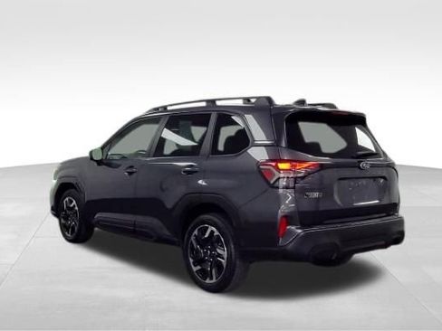 Used 2025 Subaru Forester Limited AWD/4WD image 9