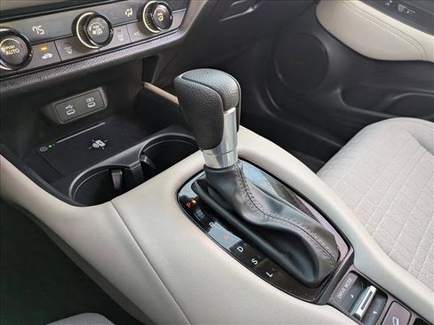 Certified 2026 Honda HR-V LX image 11