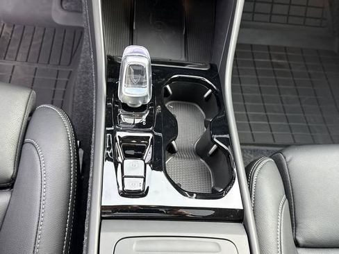 New 2026 Volvo XC40 B5 Plus w/ Protection Package Premier image 17