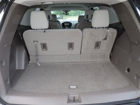 Used 2018 Chevrolet Traverse LT image 25