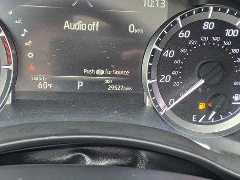 Used 2023 Toyota Highlander XLE FWD image 28