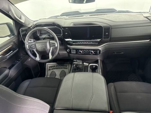 Used 2024 Chevrolet Silverado 1500 LT Trail Boss w/ Convenience Package II image 19