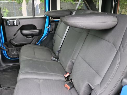 Used 2022 Jeep Wrangler Unlimited Sport AWD/4WD image 16