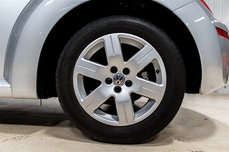 Used 2007 Volkswagen Beetle Convertible FWD image 7