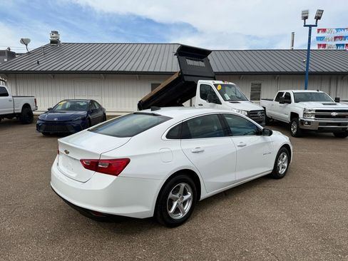Used 2017 Chevrolet Malibu LS w/ LPO, Convenience Package 2 image 5