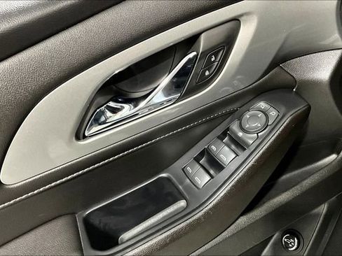 Used 2022 Chevrolet Traverse LT w/ Midnight/Sport Edition AWD/4WD image 38