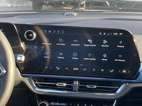 New 2026 Chevrolet Equinox EV LT AWD/4WD image 18