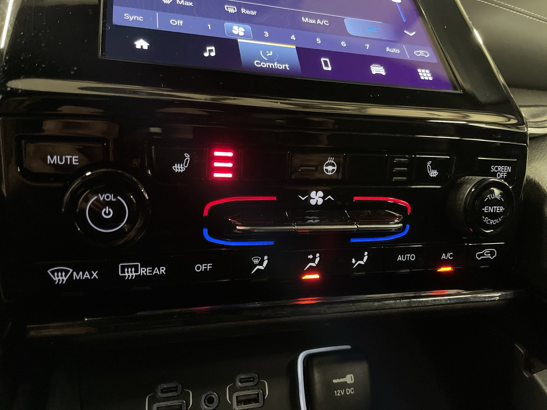 Used 2023 Jeep Grand Cherokee Altitude RWD image 29