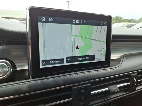 Used 2022 Lincoln Corsair AWD w/ Premium Package image 18