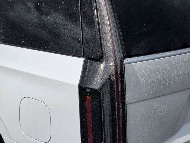 New 2026 Cadillac Escalade Luxury AWD/4WD image 11