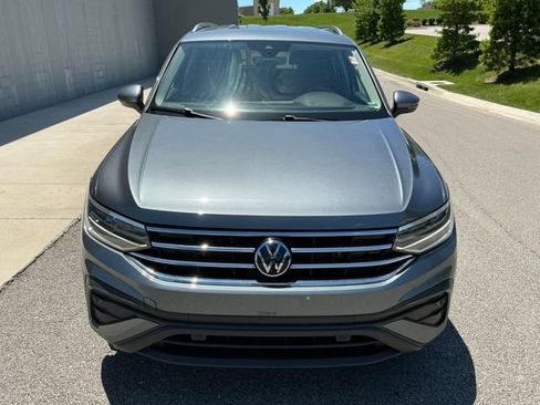 Used 2024 Volkswagen Tiguan SE AWD/4WD image 9