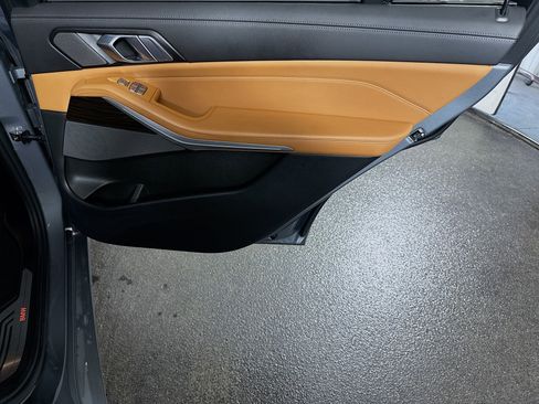 Used 2023 BMW X7 xDrive40i w/ Premium Package image 28