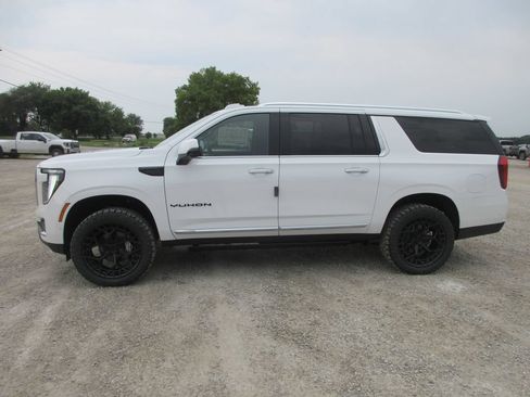 New 2026 GMC Yukon XL Elevation w/ Elevation Premium Package AWD/4WD image 7
