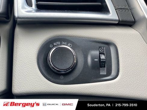 Used 2016 Cadillac SRX FWD image 19