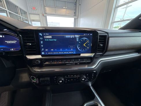 Used 2023 Chevrolet Silverado 1500 High Country AWD/4WD image 21