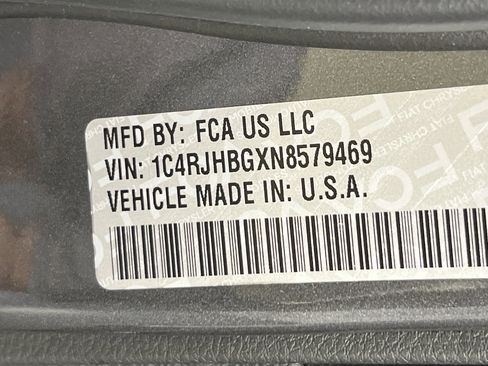 Used 2022 Jeep Grand Cherokee Limited image 31