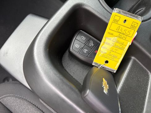 Used 2024 Chevrolet Silverado 1500 LT image 33
