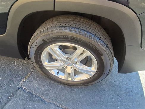 Certified 2023 GMC Terrain SLE w/ Driver Convenience Package image 30