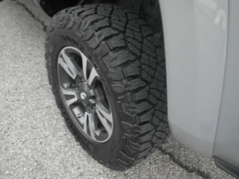 Used 2018 Toyota Tacoma TRD Sport image 14