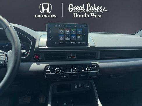 Used 2025 Honda Pilot Black Edition image 11