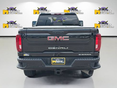 Used 2022 GMC Sierra 2500 Denali w/ Denali Black Diamond Edition AWD/4WD image 6
