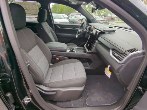 New 2026 GMC Acadia Elevation image 44