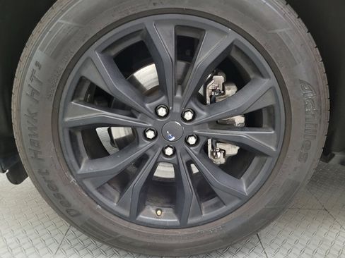 Used 2020 Ford Explorer XLT w/ Equipment Group 202A image 31