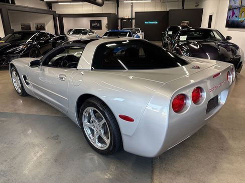 Used 2004 Chevrolet Corvette Coupe w/ Preferred Equipment Group image 6