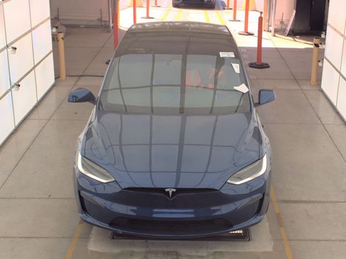Used 2024 Tesla Model X image 2